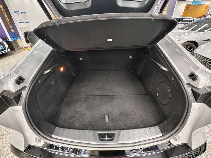 Фото 9 - Mazda EZ-6