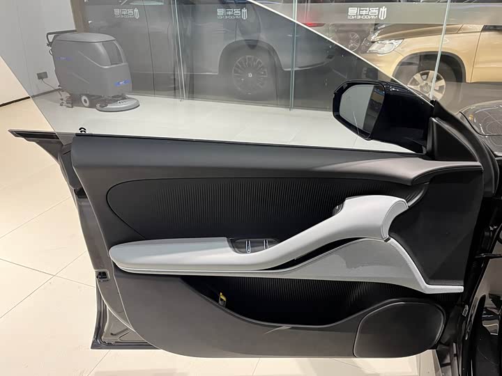 Фото 6 - Nio ET5T