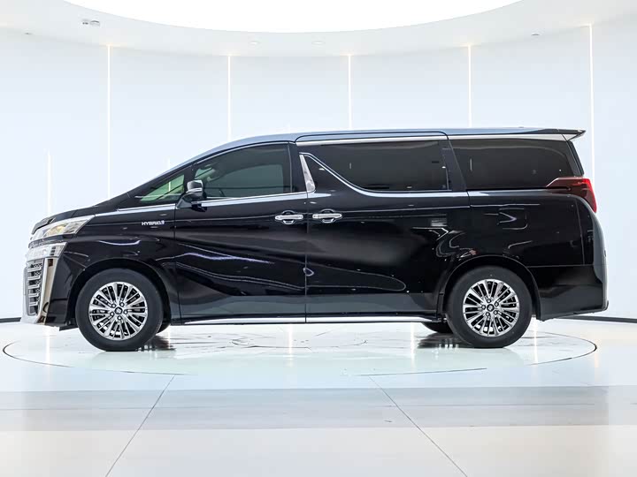 Фото 5 - Toyota Vellfire