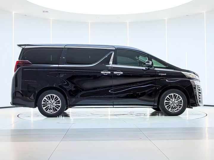 Фото 8 - Toyota Vellfire