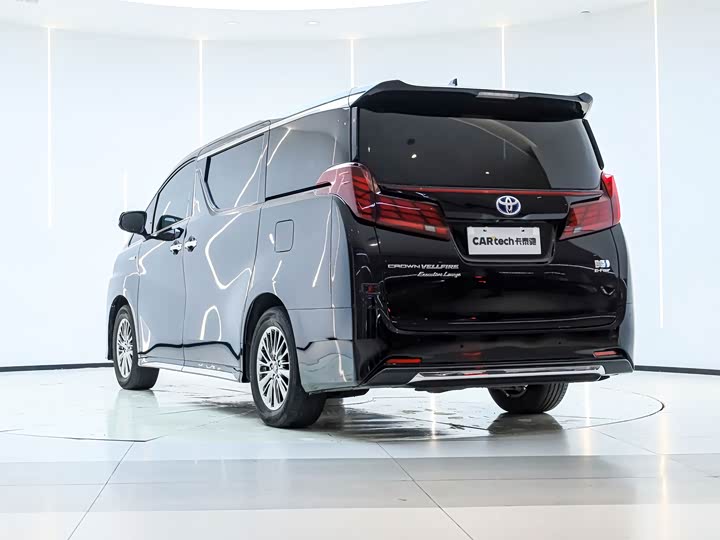 Фото 9 - Toyota Vellfire