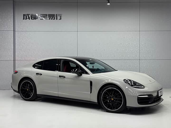 Фото 3 - Porsche Panamera