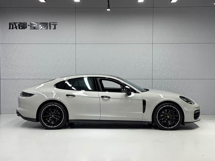 Фото 4 - Porsche Panamera