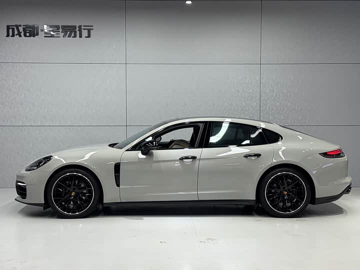 Фото 5 - Porsche Panamera