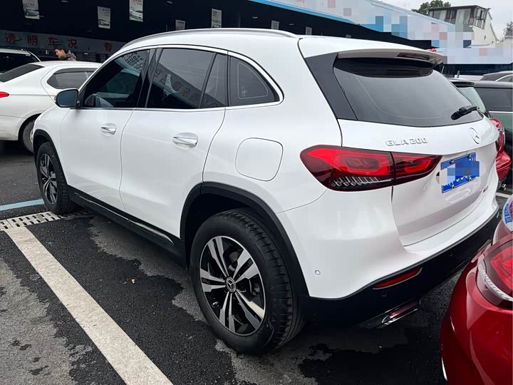 Фото 4 - Mercedes-Benz GLA-Class