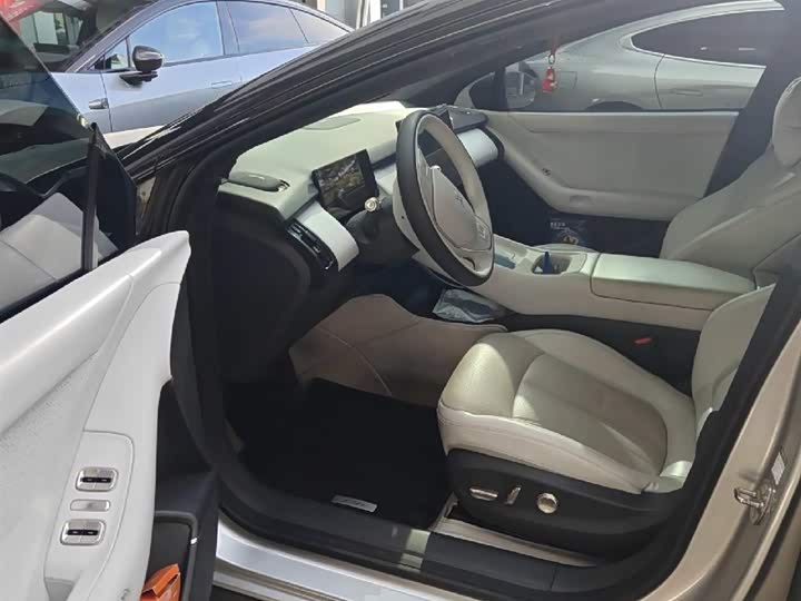 Фото 6 - XPeng F57