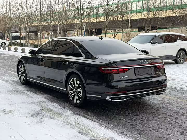 Фото 6 - Audi A8
