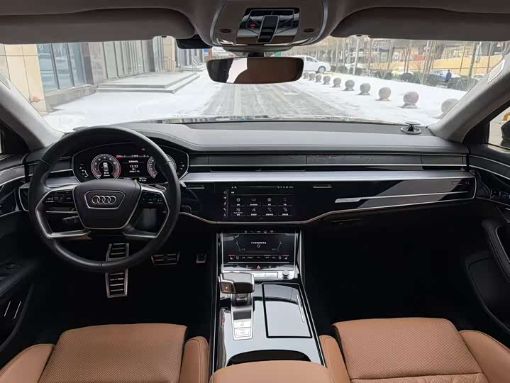 Фото 8 - Audi A8