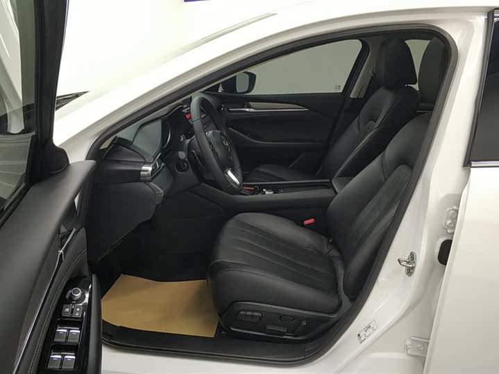 Фото 9 - Mazda Atenza