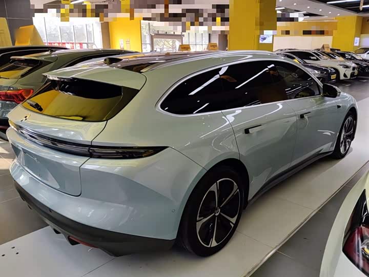 Фото 7 - Nio ET5T