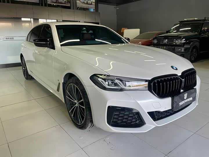 Фото 3 - BMW 5 Series