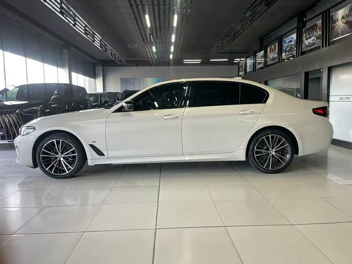 Фото 5 - BMW 5 Series