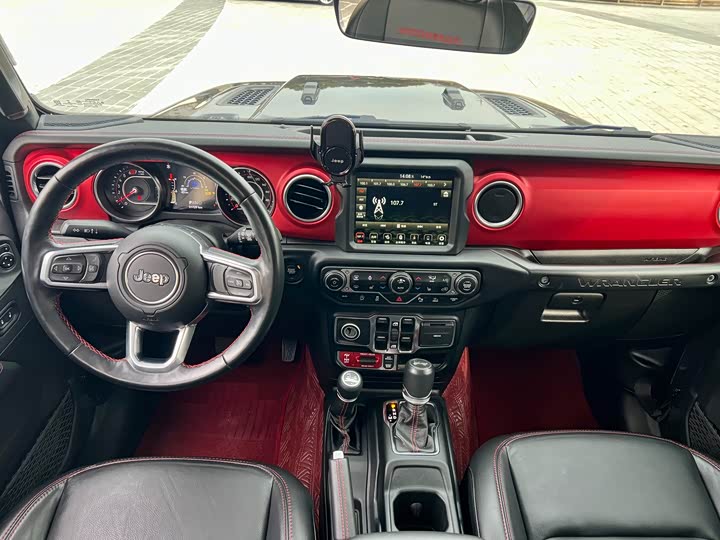 Фото 8 - Jeep Wrangler