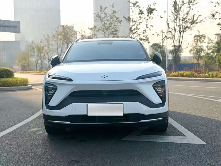 Фото 2 - Nio ES6