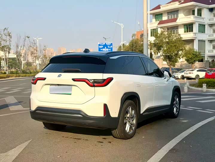 Фото 4 - Nio ES6