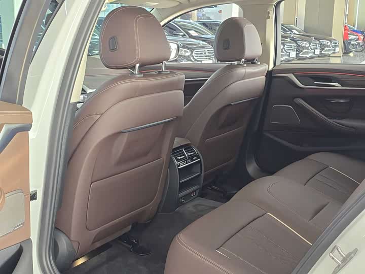 Фото 6 - BMW 5 Series