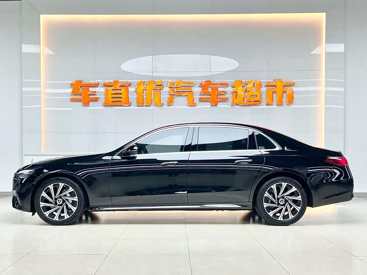 Фото 4 - Mercedes-Benz E-Class