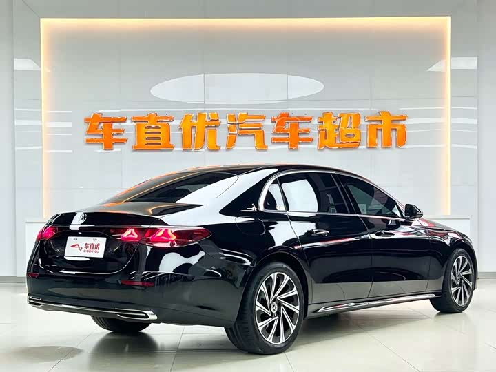 Фото 5 - Mercedes-Benz E-Class