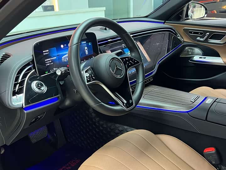 Фото 8 - Mercedes-Benz E-Class