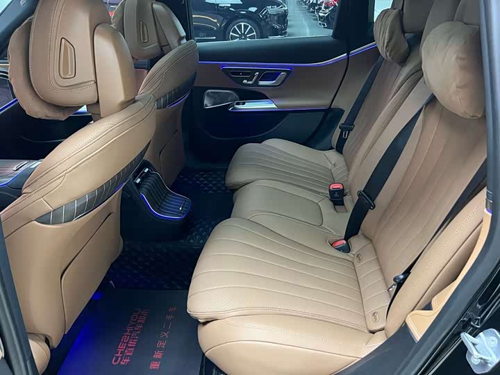 Фото 9 - Mercedes-Benz E-Class