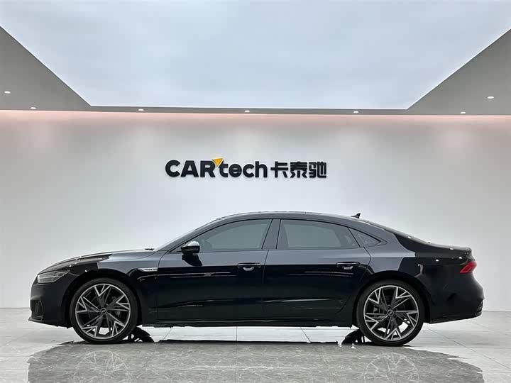 Фото 2 - Audi A7L