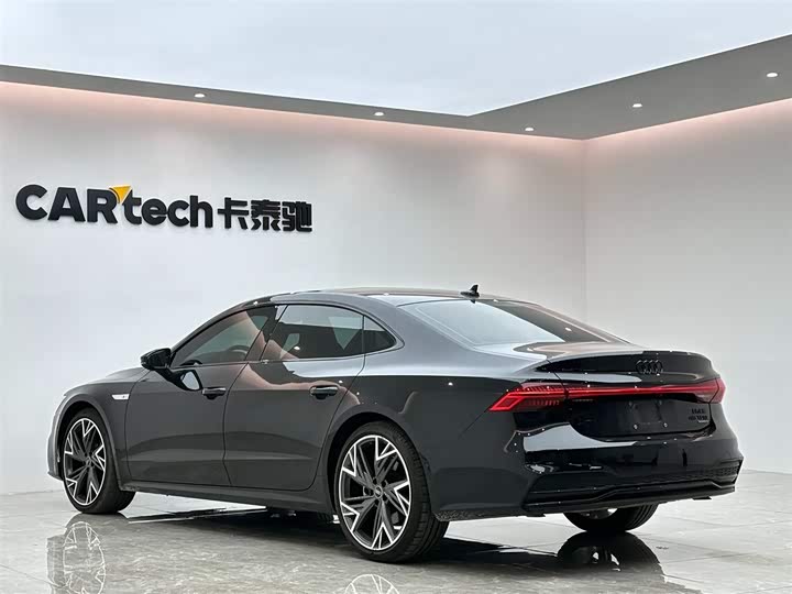 Фото 3 - Audi A7L