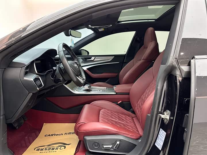 Фото 8 - Audi A7L