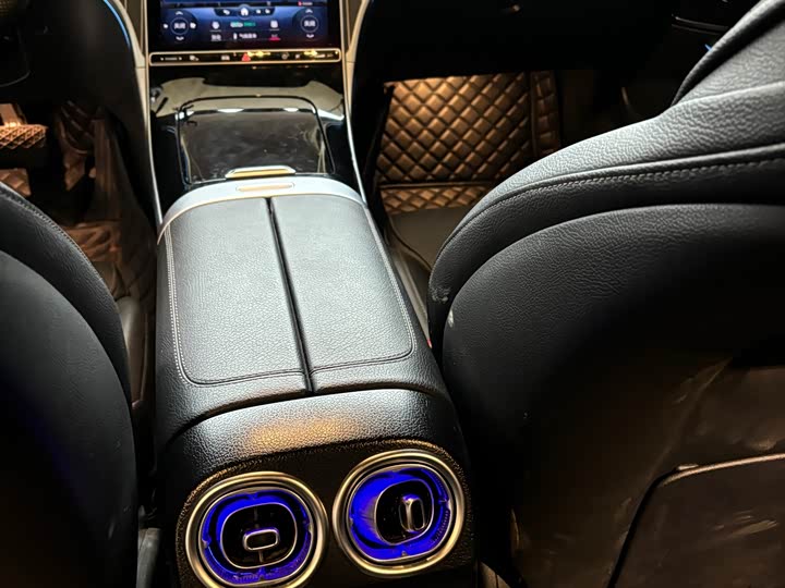 Фото 9 - Mercedes-Benz C-Class