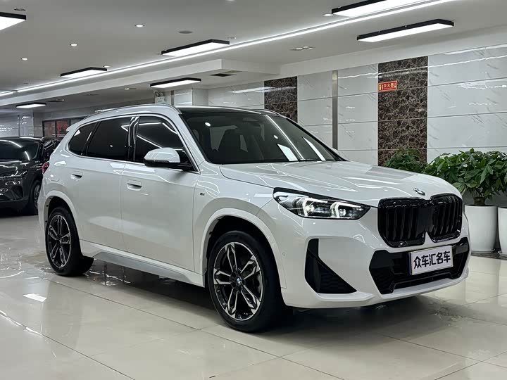 Фото 3 - BMW X1