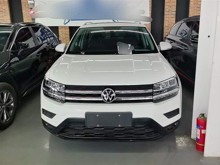 Фото 2 - Volkswagen Tharu