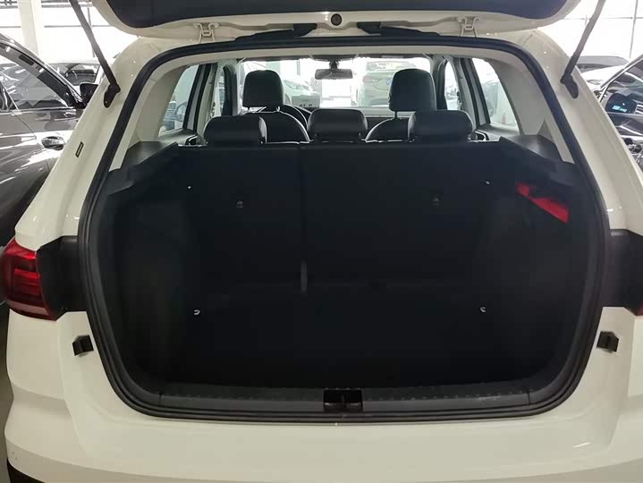 Фото 4 - Volkswagen Tharu