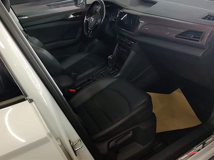 Фото 8 - Volkswagen Tharu