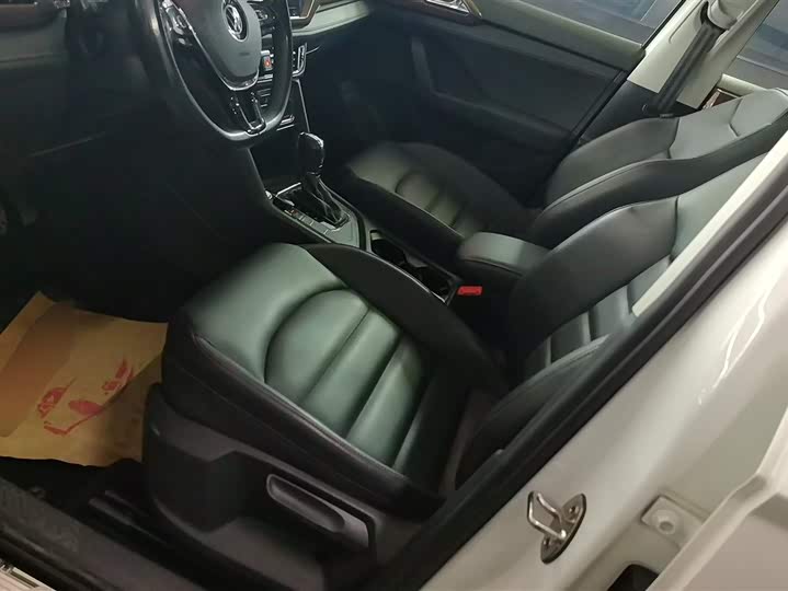 Фото 9 - Volkswagen Tharu