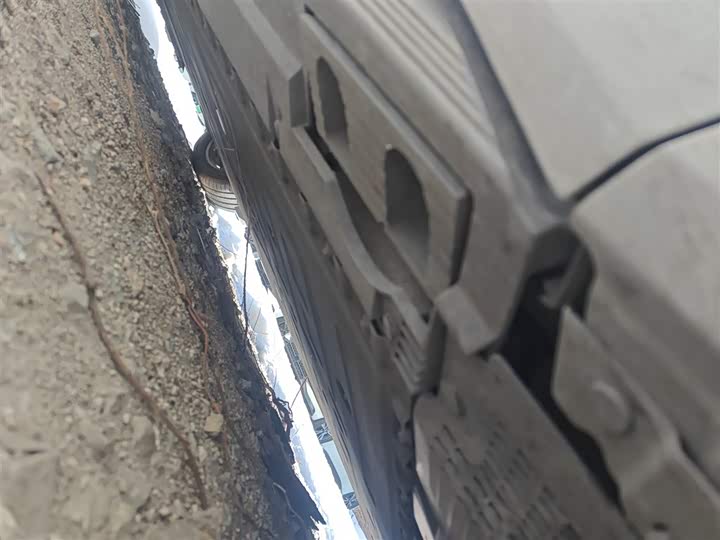 Фото 2 - Hongqi EH7