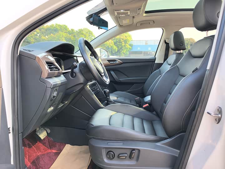 Фото 7 - Volkswagen Tharu