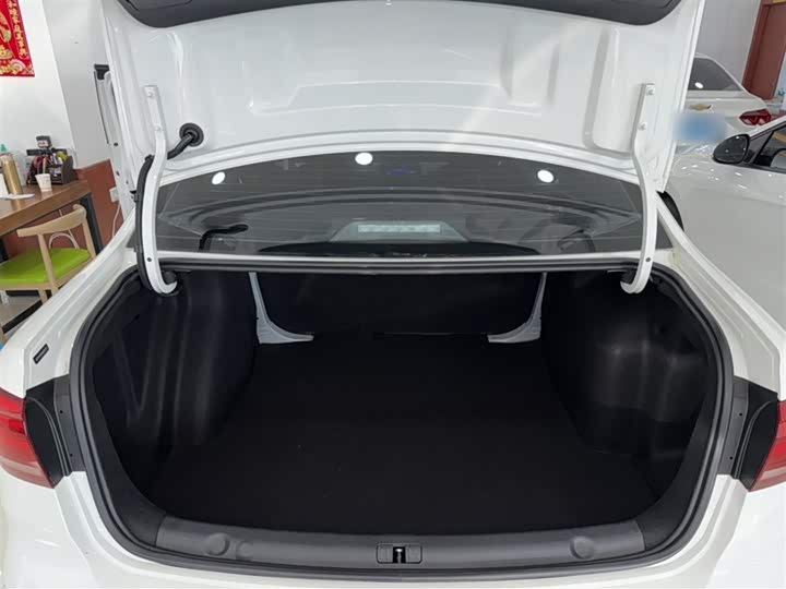 Фото 8 - Volkswagen Lavida