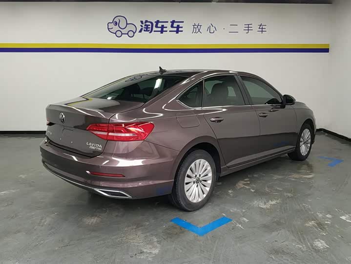 Фото 3 - Volkswagen Lavida