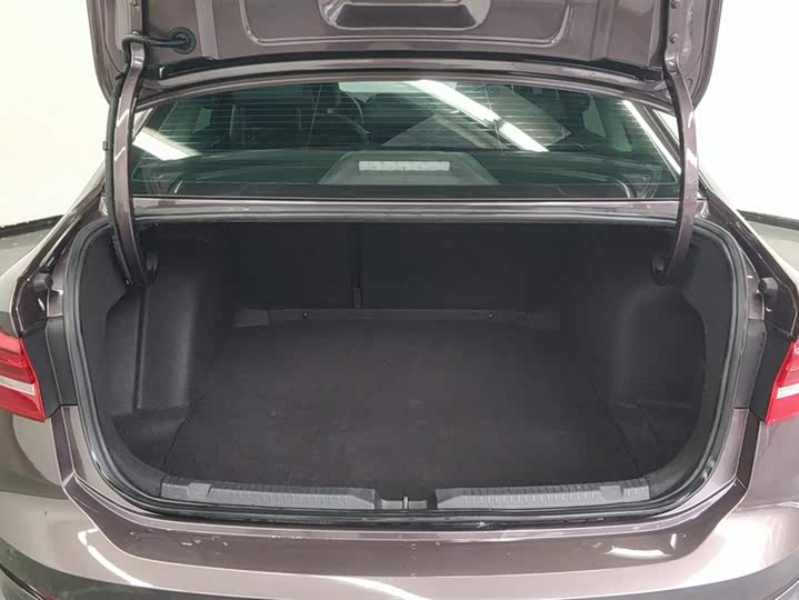 Фото 4 - Volkswagen Lavida