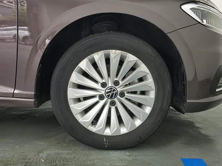 Фото 6 - Volkswagen Lavida