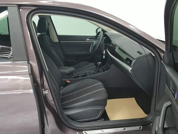 Фото 8 - Volkswagen Lavida