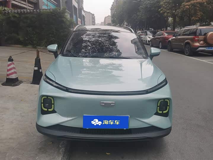 Фото 2 - Geely Geometry E Firefly