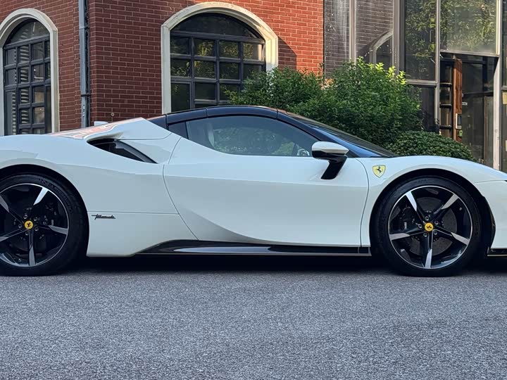 Фото 2 - Ferrari SF90