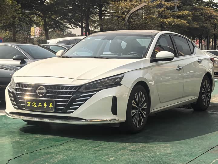 Фото 1 - Nissan Teana