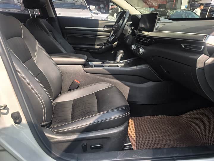 Фото 7 - Nissan Teana