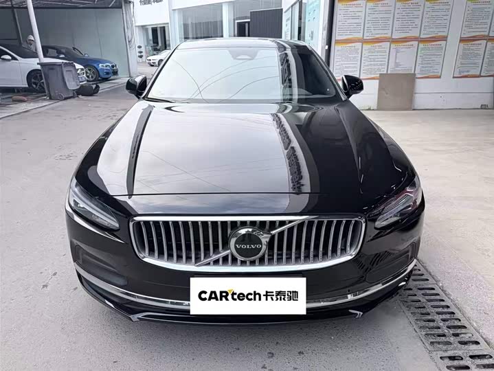 Фото 2 - Volvo S90
