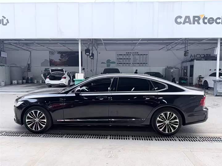 Фото 7 - Volvo S90