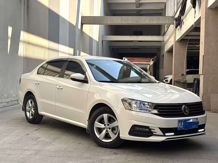 Фото 2 - Volkswagen Lavida