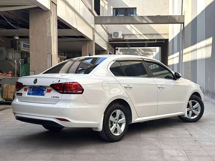 Фото 7 - Volkswagen Lavida