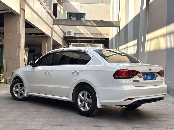 Фото 8 - Volkswagen Lavida