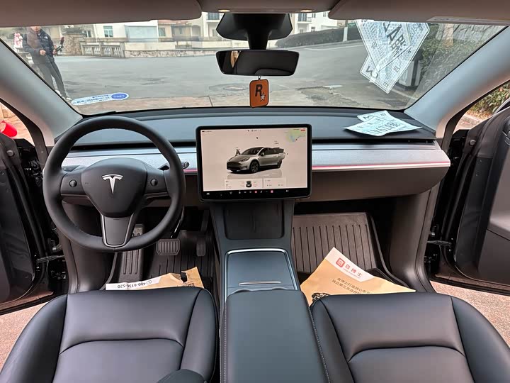 Фото 4 - Tesla Model Y